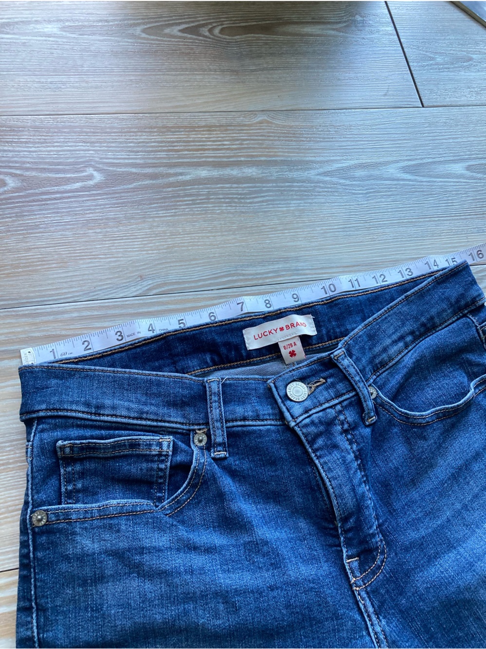 Lucky Brand Indigo Skinny Jeans for Women Size 6/28 Rolle Up Capris - Picture 3 of 7